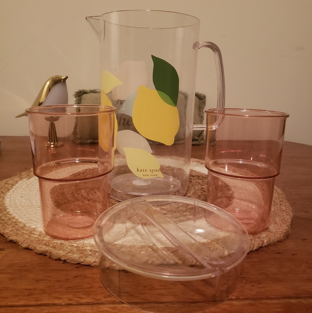 Kate Spade Lemon pitcher & 2 cups Bundle Lot